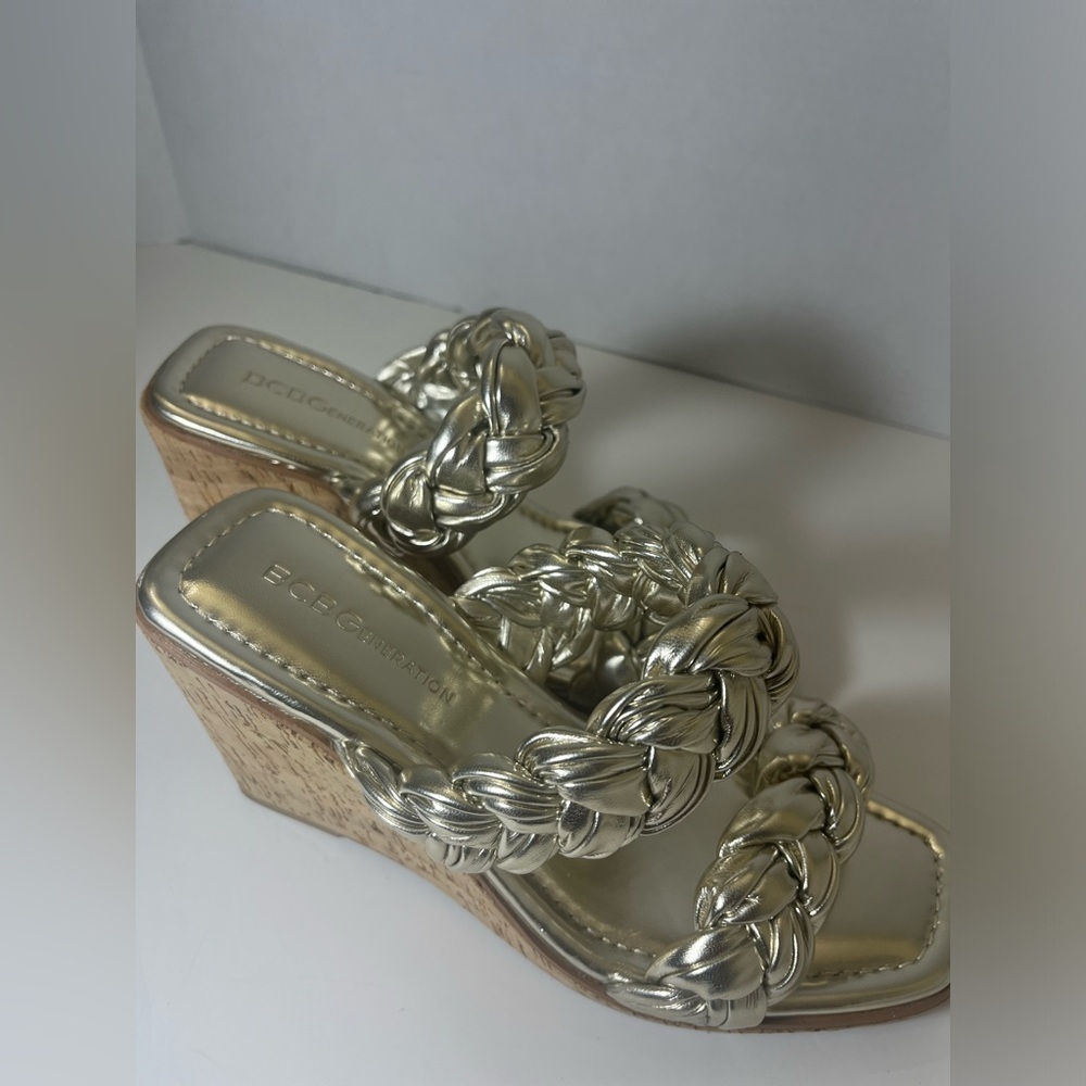 BCBGeneration Women's Ulana Sandal, No Box - Picture 3 of 7